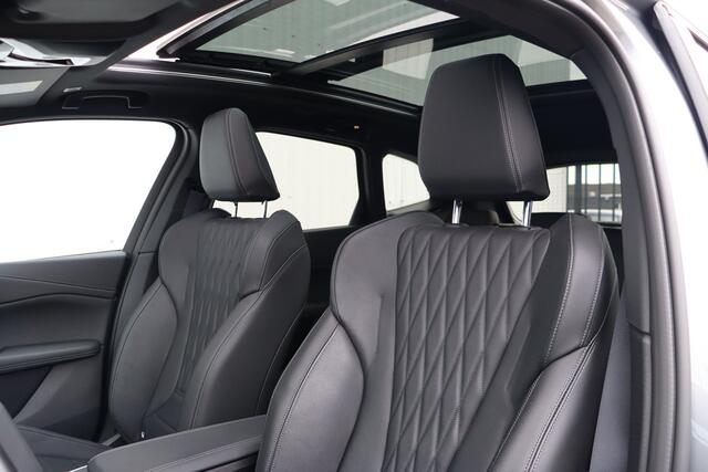 BMW 2-SERIE Active Tourer 218i Automaat | Leder | Panoramadak | Stoel-/Stuurverwarming | Elek. Trekhaak | Navigatie