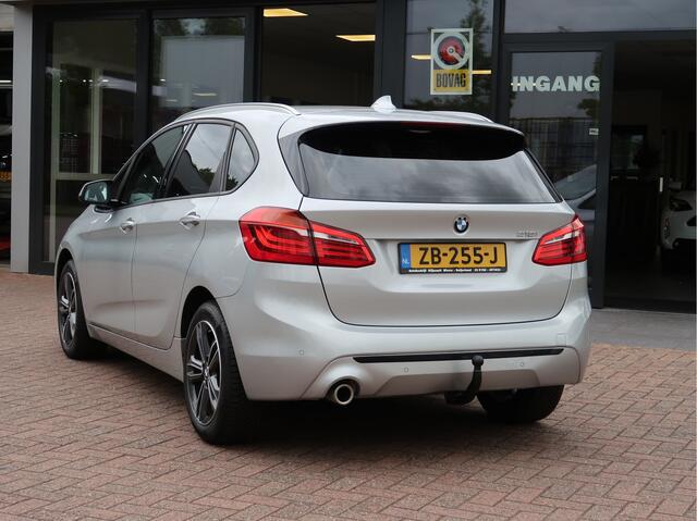 BMW 2-SERIE Active Tourer 218i Executive Edition | Comf Stoelen | Trekhaak |