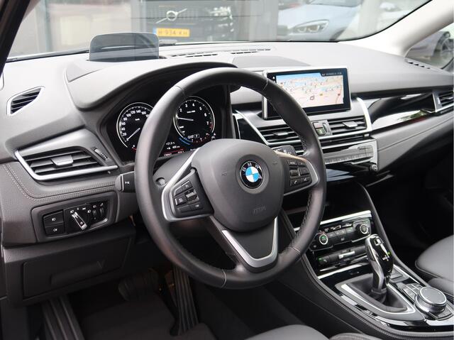 BMW 2-SERIE Active Tourer 218i Executive Edition | Comf Stoelen | Trekhaak |