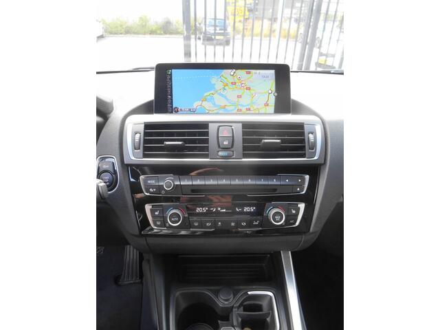 BMW 2-SERIE Cabrio 220I AUTOMAAT M-pakket NL auto/Navigatie/Lederen bekleding/Stoelverwarming/Led dagrijverlichting