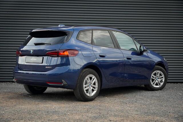 BMW 2-SERIE Active Tourer 220i / Aut / Navi / Trekhaak Elektrisch / Incl BTW