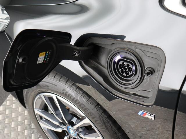 BMW 2-SERIE Active Tourer 230e xDrive M sport (Pano / Elek. achterklep / Led / Navi / Cuise)