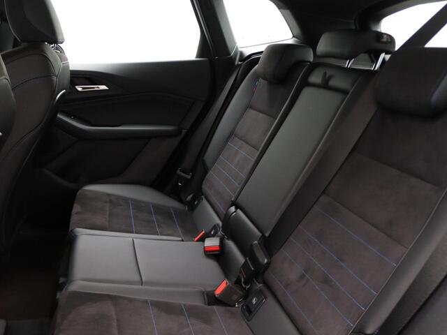 BMW 2-SERIE Active Tourer 220i M Sportpakket | Achteruitrijcamera | Parking Assistant | Elektrisch verwarmde voorstoelen | 17''