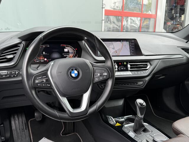 BMW 2-SERIE Gran Coupé BWJ 2021 218i 136 PK High Executive APPLE CARPLAY / ANDROID AUTO / NAVI / CLIMA / CRUISE / NAVI / CLIMA / ADAPTIVE CRUISE / STOELVERW. / DAB / PDC / LMV
