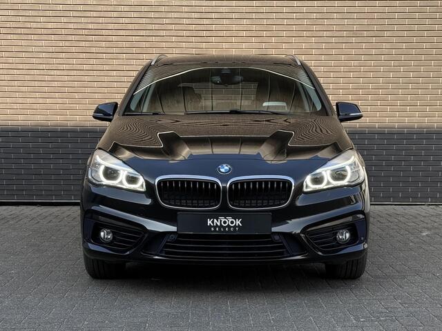 BMW 2-SERIE Active Tourer 218i Sport | Sportleder | Head Up | Camera | Adaptive LED |Navi Plus | HiFi Premium