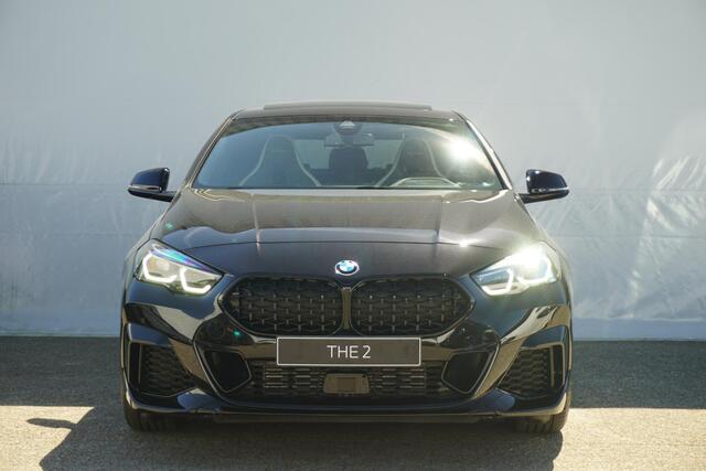 BMW 2-SERIE Gran Coupé M235 xDrive | Panoramadak / Head-up / Rondomzicht camera's / Elektrische Stoelen met geheugen / Comfort Access