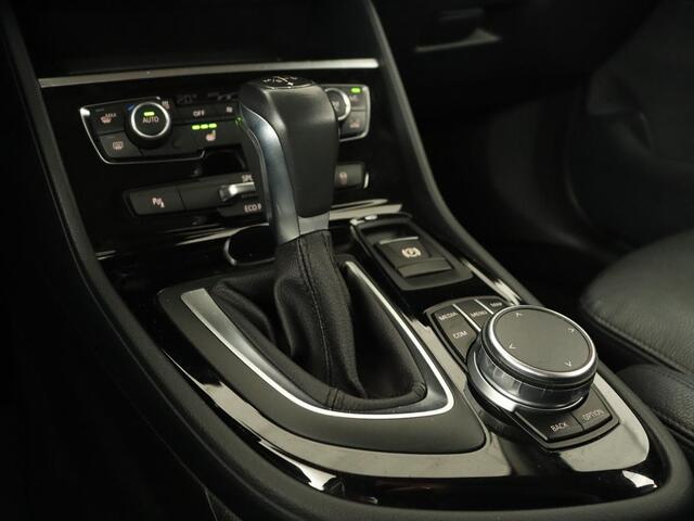 BMW 2-SERIE Active Tourer 218i Corporate Lease High Executive | Leder | Cruise Control | Stoelverwarming | Head-up | Elektrische achterklep | Xenon