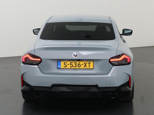 BMW 2-SERIE Coupé 218i | M-Sport | Live Dashboard Plus | Apple Carplay/Android Auto | NL auto | Cruise control adaptief | 19'' LMV | Stoelverwarming | Sportstoelen |