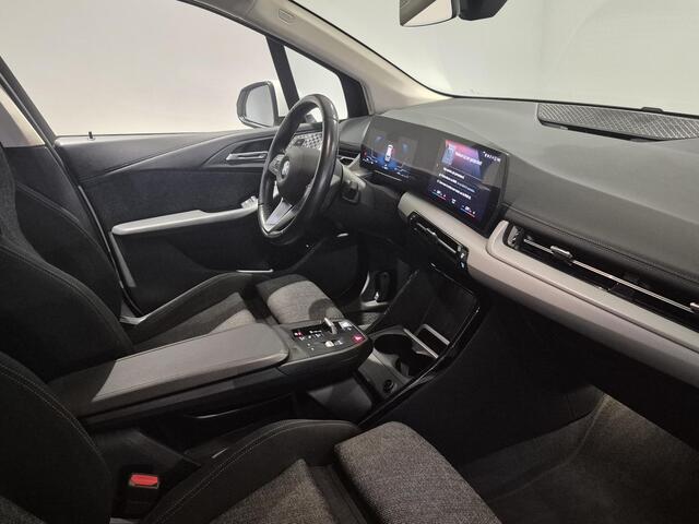 BMW 2-SERIE Active Tourer 218i | Wegklapbare trekhaak | Harman/ Kardon Audio