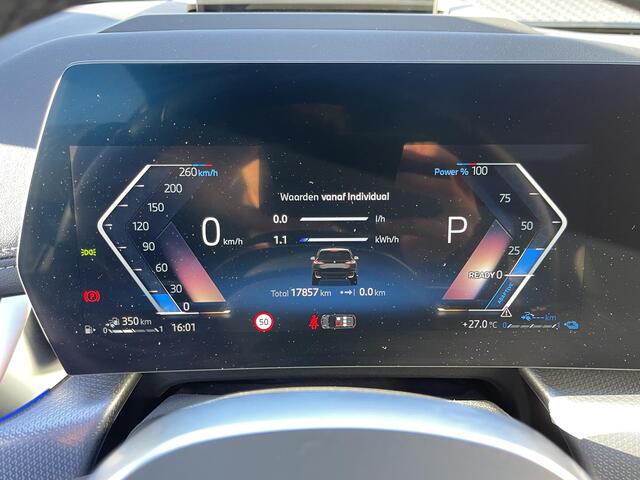 BMW 2-SERIE Active Tourer 225e xDrive M Sport 19"/Leder/Panoramadak/Stoel + stuurverwarming/Harman Kardon/360 camera/Head-up/Dodehoek/Keyless