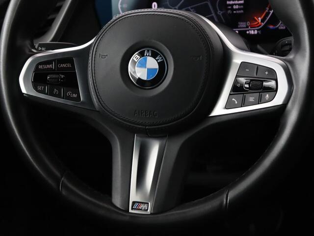 BMW 2-SERIE 218i M Sport | Sportstoelen | Camera | Carplay | Live Cockpit | Half leder | Navigatie | Sfeerverlichting | Full LED | Climate control