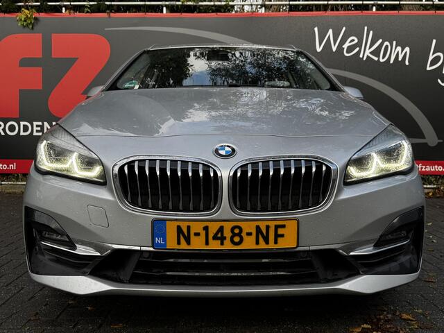 BMW 2-SERIE Active Tourer 220i High Executive - Lederen bekleding - Head-up display - Navigatie - Stoelverwarming - Trekhaak