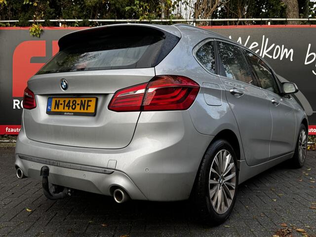 BMW 2-SERIE Active Tourer 220i High Executive - Lederen bekleding - Head-up display - Navigatie - Stoelverwarming - Trekhaak