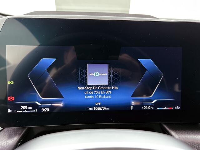 BMW 2-SERIE Active Tourer 220i / Navigatie / Leder / Head up display / Elec. stoelen