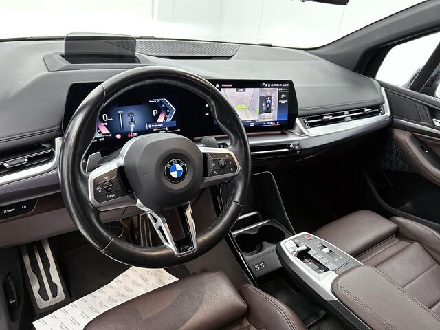 BMW 2-SERIE Active Tourer 220i / Navigatie / Leder / Head up display / Elec. stoelen