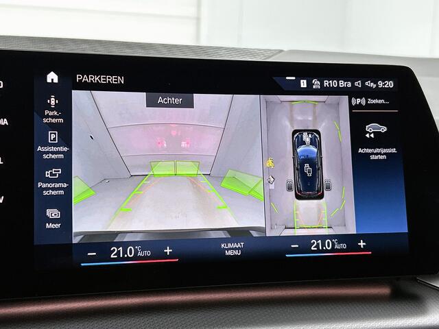 BMW 2-SERIE Active Tourer 220i / Navigatie / Leder / Head up display / Elec. stoelen