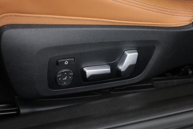 BMW 2-SERIE Coupé M240i xDrive 375pk | HUD | Camera | Stoel- Stuurverw. | H&K | Navi | Elek. Stoelen