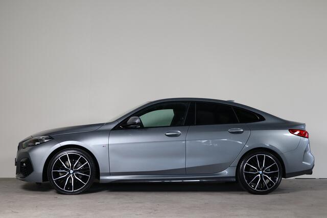 BMW 2-SERIE Gran Coupé 218i Business Edition M-Sport NL-Auto!! 19'' LM I Nav I Apple Car-Play