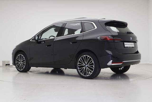 BMW 2-SERIE Active Tourer 218i Luxury Line | 19" | Camera | Elek. Verst. Stoelen | Trekhaak | Panorama