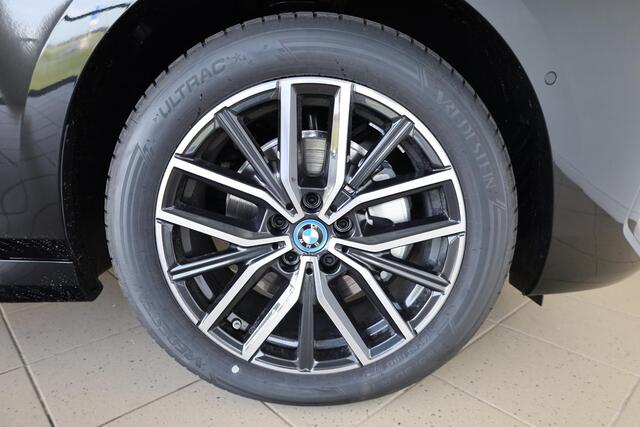 BMW 2-SERIE Active Tourer 225e xDrive M Sportpakket Pro | Driving Assitant Plus | Panoramadak | Trekhaak