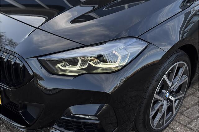 BMW 2-SERIE Gran Coupé 218i M-Sport | Panodak | Camera | Adaptive Cruise | Comfort Access