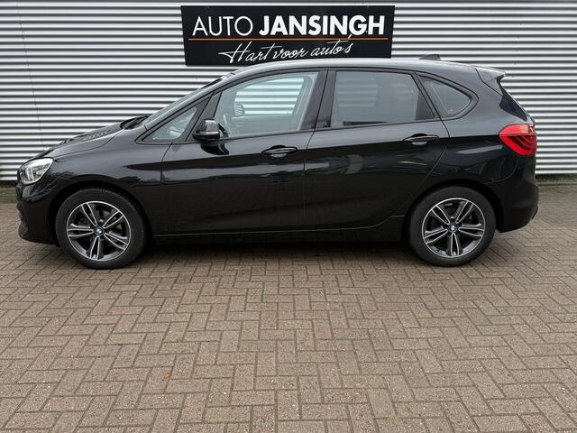 BMW 2-SERIE Active Tourer 218i High Executive Edition | Stoelverwarming | PDC V+A | Navigatie | Cruise | Trekhaak | Ndl Auto | RIJKLAARPRIJS INCL 12 MAANDEN GARANTIE EN BEURT