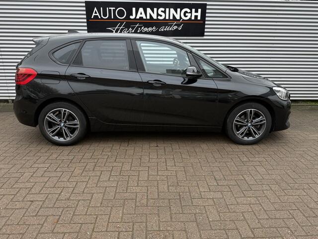 BMW 2-SERIE Active Tourer 218i High Executive Edition | Stoelverwarming | PDC V+A | Navigatie | Cruise | Trekhaak | Ndl Auto | RIJKLAARPRIJS INCL 12 MAANDEN GARANTIE EN BEURT