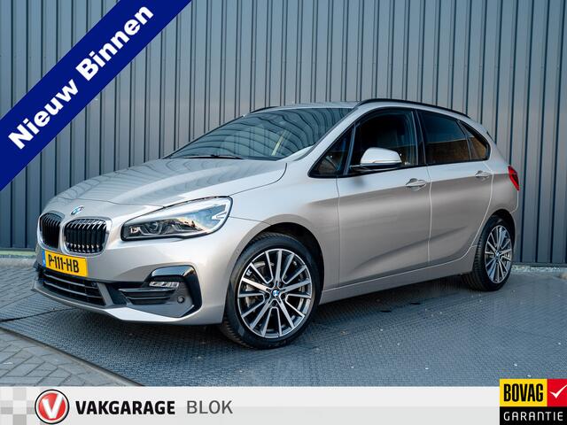 BMW 2-SERIE Active Tourer 218i Business Edition Plus | Panodak | Head Up | Trekhaak | Camera | Prijs Rijklaar!!