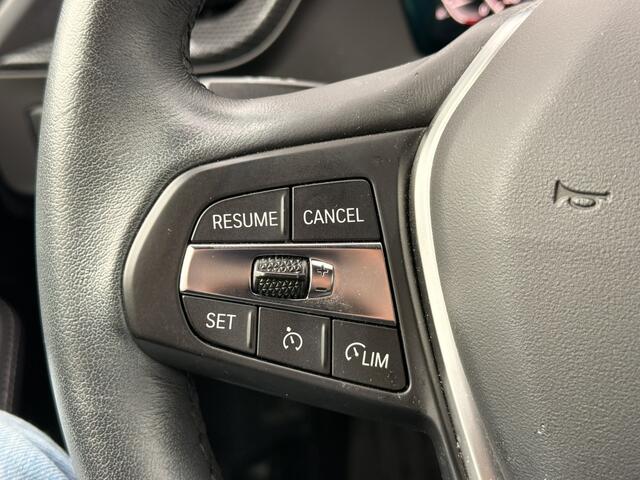 BMW 2-SERIE 220i Business Edition Plus | Leer | Navi | Carplay