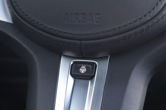 BMW 2-SERIE Gran Coupé 220i M-Sport Business Edition NL-Auto!! Stuur + Stoelverw. I Carplay I LED