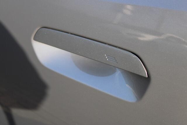 BMW 2-SERIE Active Tourer 220i M Sport Automaat / Achteruitrijcamera / Adaptieve LED / Comfort Access / M Adaptief onderstel / Parking Assistant / Stoelverwarming