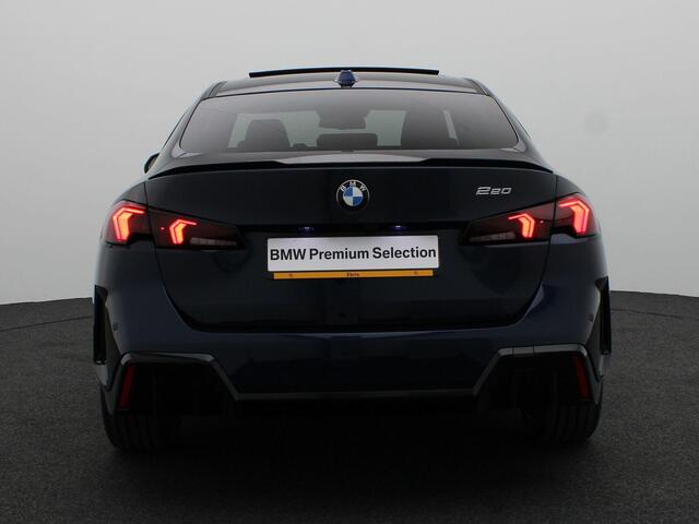 BMW 2-SERIE Gran Coupé 220 M Sportpakket Pro | Premium Pack | Stuurwielrand Verwarmd | Panoramadak | Driving Assistant | Harman Kardon | 18''