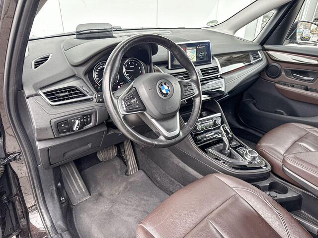 BMW 2-SERIE Active Tourer 218i High Executive Edition 17 Inch / Binnen & Buitenspiegel Automatisch Dimmend / Stoelverwarming / Verschuifbare Achterbank / Led Mistlampen / Led Koplampen / Driving Assistant Plus / Active Cruise Control / Head Up Display / Hifi