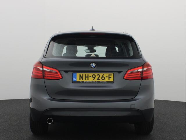 BMW 2-SERIE Active Tourer 216i Centennial High Executive TREKHAAK / STOELVERW / NAVI / CLIMA / PDC / FULL LED / NL-AUTO
