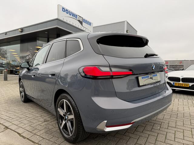 BMW 2-SERIE Active Tourer 218i Luxury Line Pano-Dak | Trekhaak | Stuur & Stoelverw. | Massage