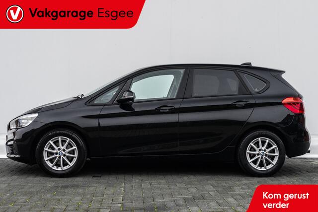 BMW 2-SERIE Active Tourer 218i 136 PK High Executive | Automaat | 1 e Eign | 57..000 KM | | Leder 'Dakota'| Clima | Navi | Pdc | Led | Head-Up Display |