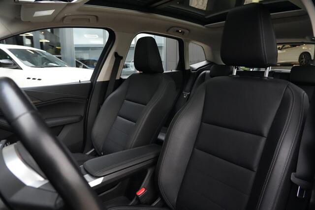 BMW 2-SERIE Active Tourer 218i 136pk Panoramadak/Stoelverwarming/Camera