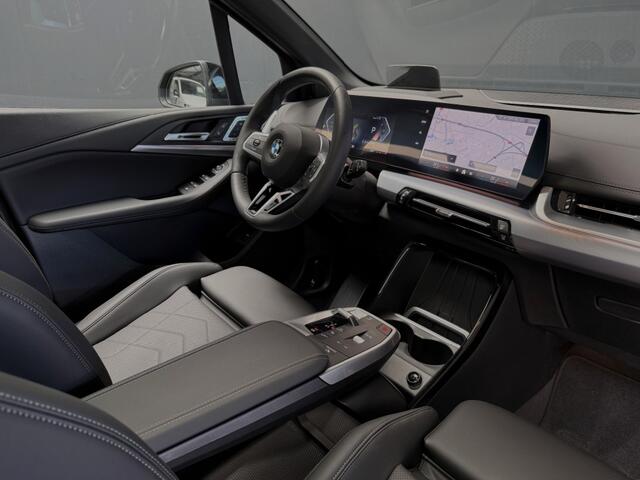 BMW 2-SERIE ACTIVE TOUR. 223i Auto M-sport/ Vol leder/ Panoramadak/ Camera