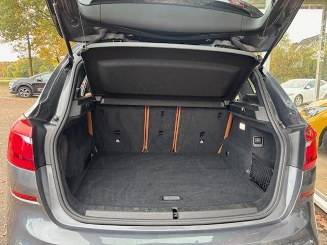 BMW 2-SERIE ACTIVE TOUR. 218i Centennial High Exe, M-pakket, HeadUp, Leer