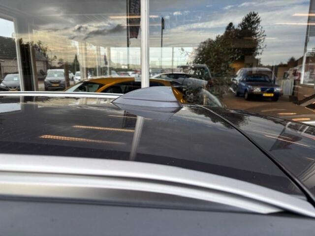 BMW 2-SERIE ACTIVE TOUR. 218i Centennial High Exe, M-pakket, HeadUp, Leer