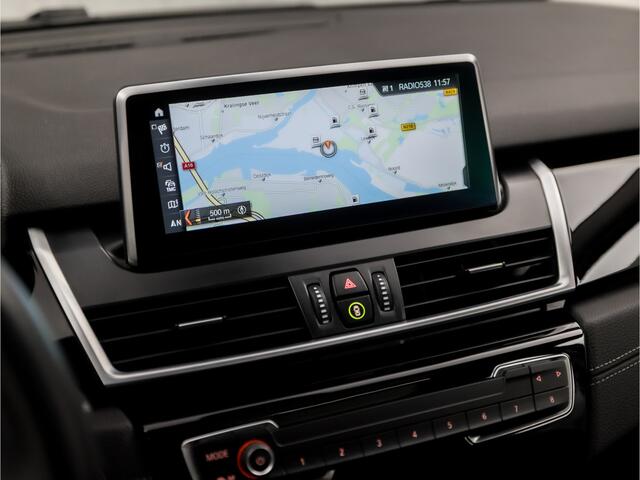 BMW 2-SERIE GRAN TOURER 220i Executive Sportline 192Pk Automaat (PANORAMADAK, GROOT NAVI, HEAD-UP DISPLAY, LEDEREN SPORTSTOELEN, GETINT GLAS, SFEERVERLICHTING, LED KOPLAMPEN, ELEK ACHTERKLEP, NIEUWSTAAT)