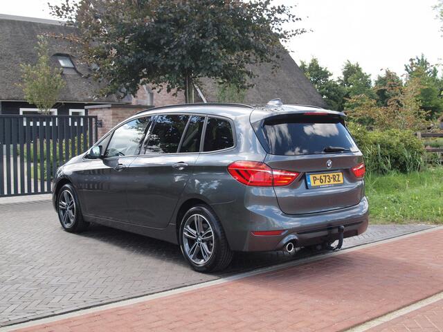BMW 2-SERIE GRAN TOURER 216i 7p. High Executive | Head-up display | Trekhaak | Cruise Control | Parkeersensoren |
