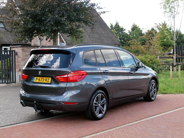 BMW 2-SERIE GRAN TOURER 216i 7p. High Executive | Head-up display | Trekhaak | Cruise Control | Parkeersensoren |