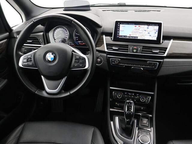 BMW 2-SERIE GRAN TOURER 218i 7-PERS HIGH EXECUTIVE AUT. + HEAD-UP | LEDER | AFN. TREKHAAK | CAMERA | STOELVERW.