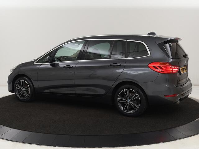 BMW 2-SERIE GRAN TOURER 218i High Executive Edition | 7-persoons | Automaat | Camera | Sfeerverlichting | Carplay | Cruise Control | Stoelverwarming | LED | Leder | Climate controle