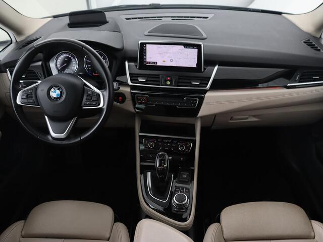BMW 2-SERIE GRAN TOURER 218i High Executive Edition | 7-persoons | Automaat | Camera | Sfeerverlichting | Carplay | Cruise Control | Stoelverwarming | LED | Leder | Climate controle