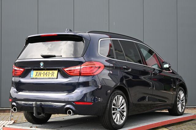 BMW 2-SERIE GRAN TOURER 220i High Executive trekhaak panoramadak leer