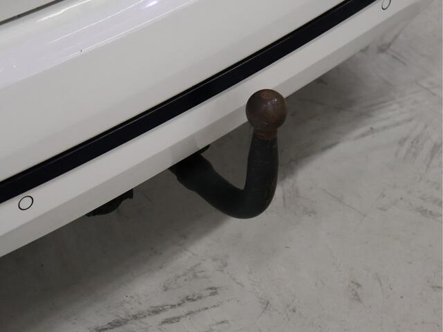 BMW 2-SERIE GRAN TOURER 218i 7p. Executive Edition [7-ZITS, TREKHAAK AFNEEMBAAR, HEAD-UP, PDC ACHTER, LEDVERLICHTING, BLUETOOTH, ELEKTRISCHE ACHTERKLEP, 6-BAK, CRUISE, CLIMATE, NIEUWSTAAT]