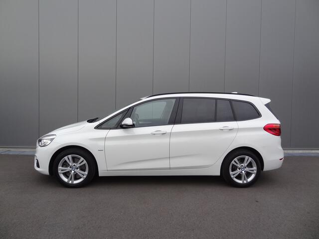 BMW 2-SERIE GRAN TOURER 220i 7p. | 192 PK | LEDER | HEAD UP | NL-AUTO | NAP !!