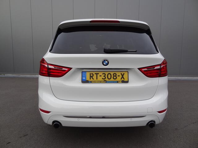 BMW 2-SERIE GRAN TOURER 220i 7p. | 192 PK | LEDER | HEAD UP | NL-AUTO | NAP !!